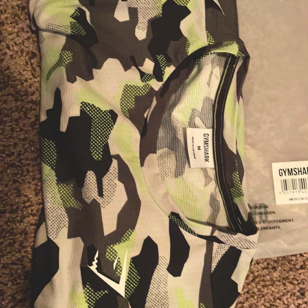 Gymshark medium arrival breathable shirt